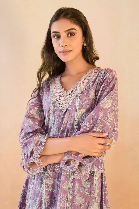 Nero India_Mauve Cotton Embroidery, Cut Work V-neck Chintz Kurta And Pants _at_Aza_Fashions