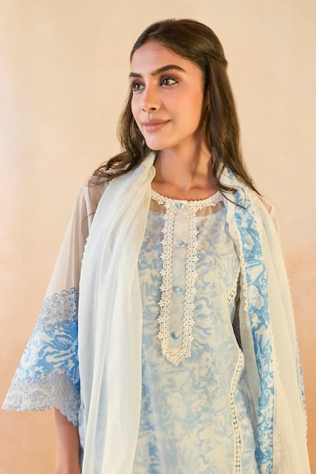 Shop Nero India Sky Blue Cotton, Organza, Linen Embroidery Round Neck Floral Kurta Set Online at Aza Fashions Shop_Nero India_Sky Blue Cotton, Organza, Linen Embroidery Round Neck Floral Kurta Set _Online_at_Aza_Fashions