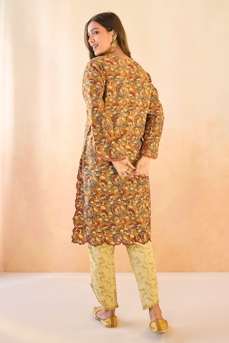 Shop Nero India Brown Cotton Embroidery V-neck Petal Scallop Kurta And Pant at Aza Fashions Shop_Nero India_Brown Cotton Embroidery V-neck Petal Scallop Kurta And Pant _at_Aza_Fashions