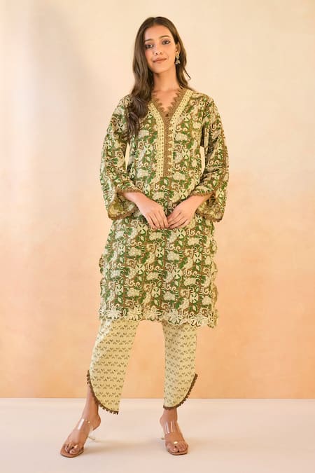 Nero India Olive Green Cotton Embroidery V-neck Petal Scallop Kurta And Pant Set