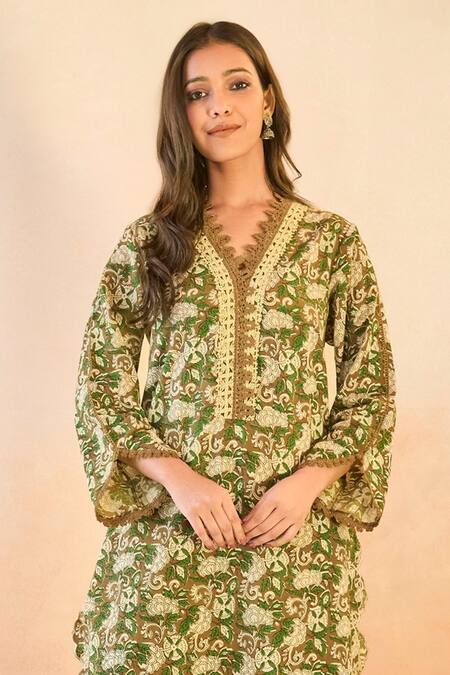 Buy Nero India Olive Green Cotton Embroidery V-neck Petal Scallop Kurta And Pant Set Online at Aza Fashions Buy_Nero India_Olive Green Cotton Embroidery V-neck Petal Scallop Kurta And Pant Set _Online_at_Aza_Fashions