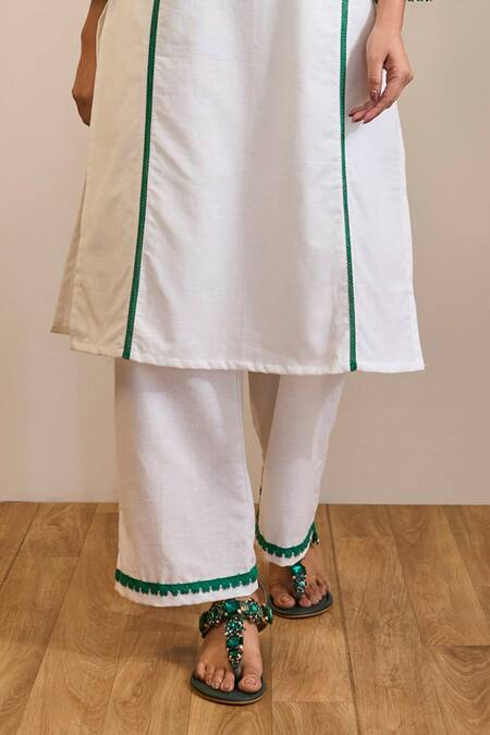 Buy_Nero India_White Handloom Cotton Embroidery V-neck Emerald Rose Khaadi Set _Online_at_Aza_Fashions