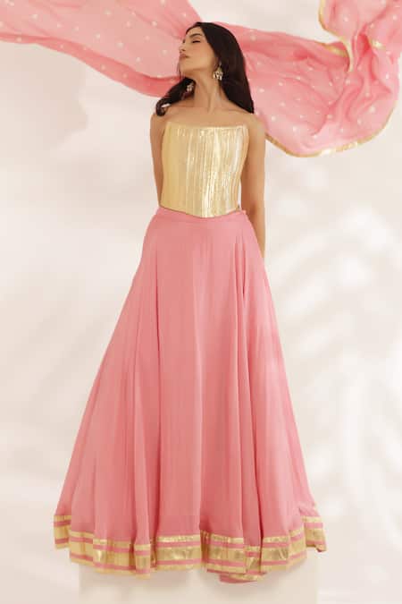 Manisha Soni Couture_Coral Silk, Crepe Gota Patti, Embroidery Square Neck Peach Bandhani Lehenga Set _Online_at_Aza_Fashions