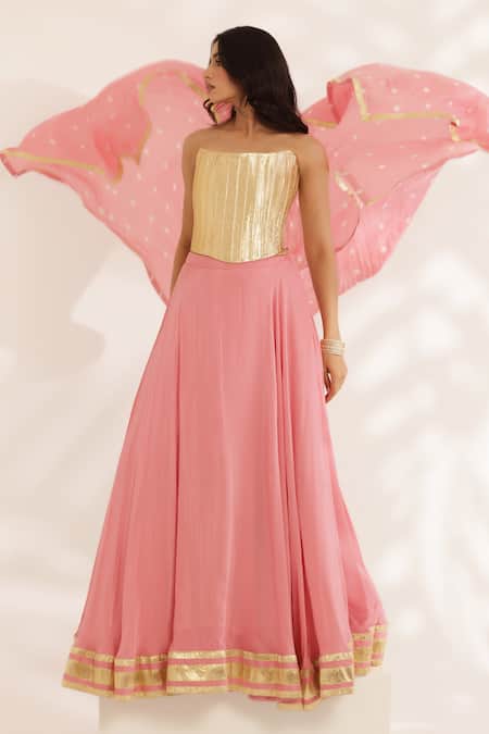 Buy_Manisha Soni Couture_Coral Silk, Crepe Gota Patti, Embroidery Square Neck Peach Bandhani Lehenga Set _Online_at_Aza_Fashions