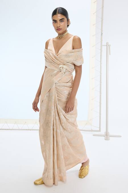 Ekaya Banaras_Peach Organza, Silk Pearls V-neck Designer Handwoven Saree Set _Online_at_Aza_Fashions