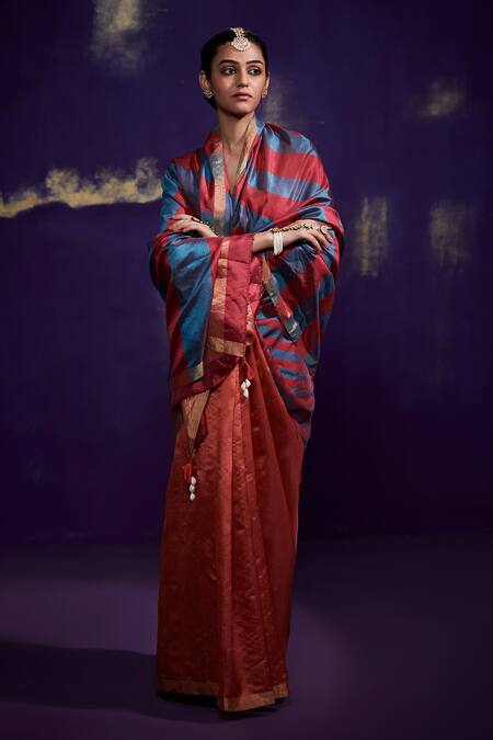 Dressfolk_Orange Silk V-neck Handloom Saree Set_at_Aza_Fashions