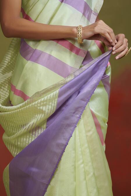 Buy_Dressfolk_Green Silk Round Neck Pastel Handloom Saree Set