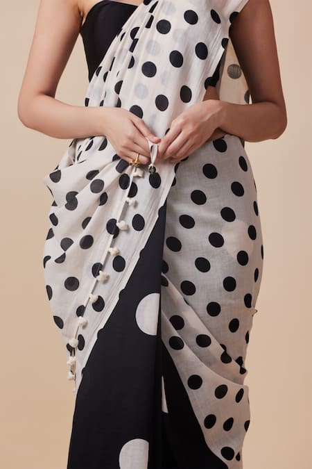 Buy_Dressfolk_Black Handloom Cotton Square Neck And White Polka Dot Saree