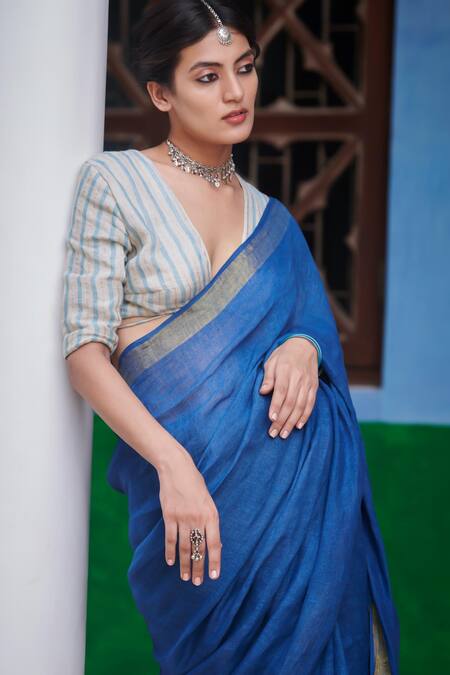 Buy Dressfolk Blue Linen V-neck Handloom Saree Set Buy_Dressfolk_Blue Linen V-neck Handloom Saree Set