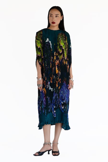 Buy_Amka_Blue Silk Round Neck Midnight Floral Kaftan _Online_at_Aza_Fashions