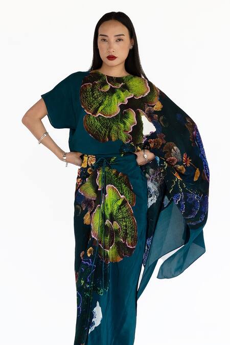 Buy_Amka_Blue Silk Round Neck Midnight Floral Kaftan Set 