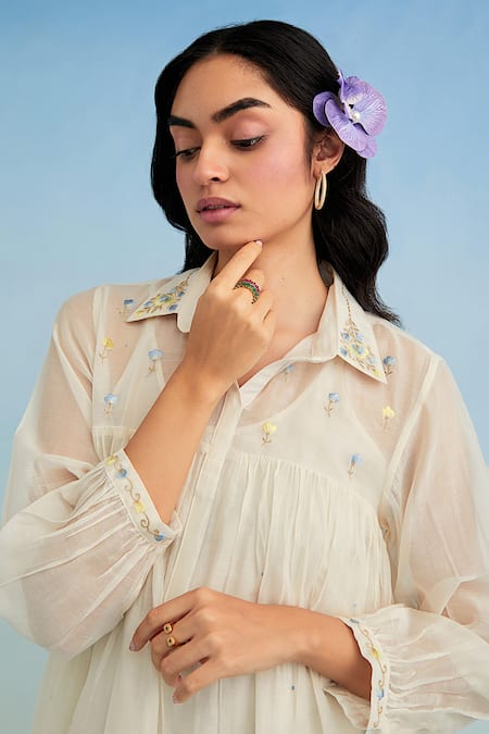 Anantaa By Roohi Ivory Chanderi Embroidery Collared Mul Kurta Pant Set at Aza Fashions Anantaa By Roohi_Ivory Chanderi Embroidery Collared Mul Kurta Pant Set _at_Aza_Fashions