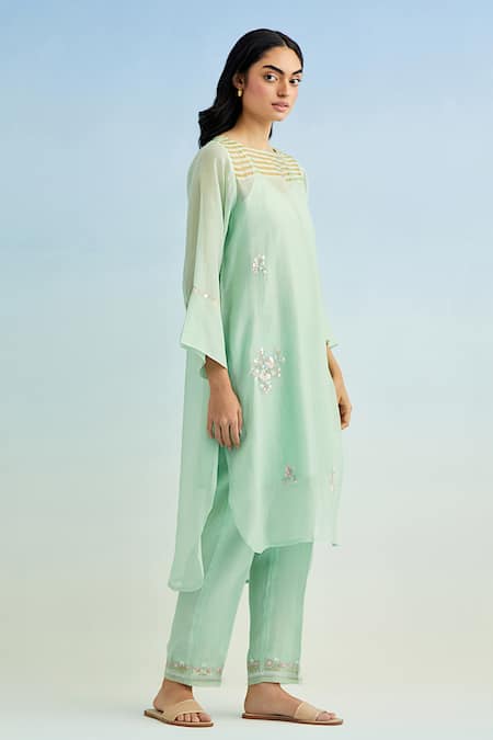 Anantaa By Roohi_Green Embroidery Round Neck Kurta Pant Set _Online_at_Aza_Fashions