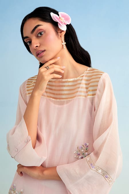Anantaa By Roohi_Pink Chanderi Embroidery Round Neck Kurta Pant Set _Online_at_Aza_Fashions