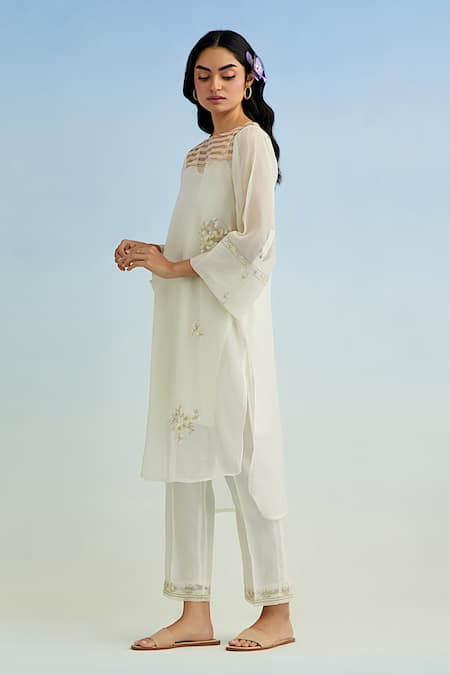 Anantaa By Roohi_Ivory Chanderi Embroidery Round Neck Kurta Pant Set _Online_at_Aza_Fashions