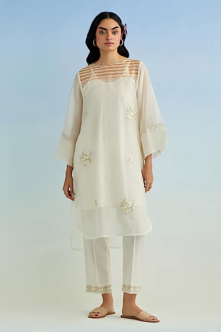 Anantaa by Roohi Ivory Embroidered Kurta Pant Set 