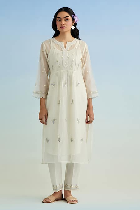 Buy_Anantaa By Roohi_Ivory Chanderi, Cotton Embroidery Split V-neck Kurta Pant Set _Online_at_Aza_Fashions