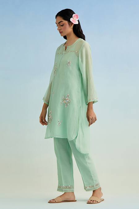 Anantaa By Roohi_Green Embroidery Round Neck Kurta Pant Set _Online_at_Aza_Fashions