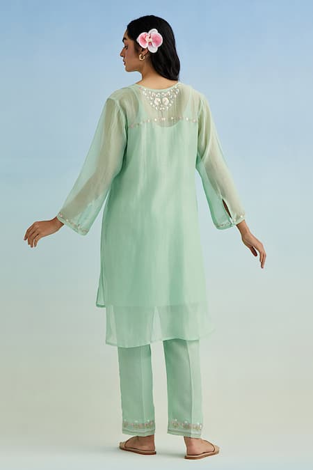 Shop_Anantaa By Roohi_Green Embroidery Round Neck Kurta Pant Set _at_Aza_Fashions