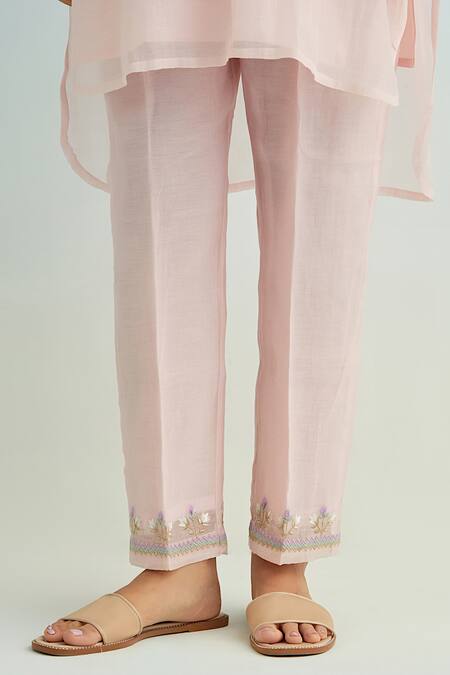 Anantaa By Roohi_Pink Chanderi Embroidery Round Neck Kurta Pant Set _Online_at_Aza_Fashions