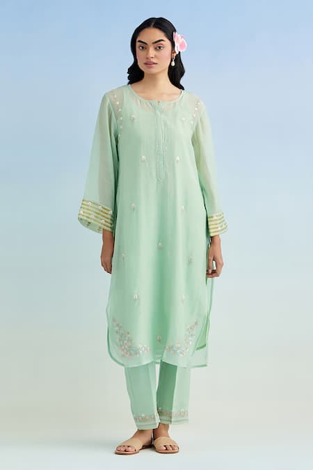 Anantaa By Roohi_Green Chanderi Embroidery Round Neck Kurta Pant Set With Pink Dupatta _at_Aza_Fashions