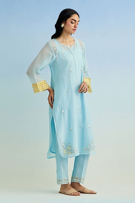 Anantaa By Roohi_Blue Chanderi Embroidery Round Neck Mul Kurta Set With Yellow Dupatta _Online_at_Aza_Fashions