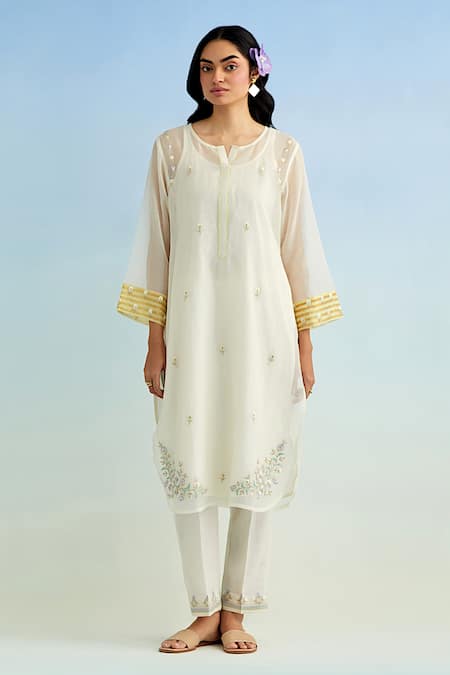 Buy_Anantaa By Roohi_Ivory Chanderi Embroidery Round Neck Kurta Set With Lilac Dupatta _Online_at_Aza_Fashions