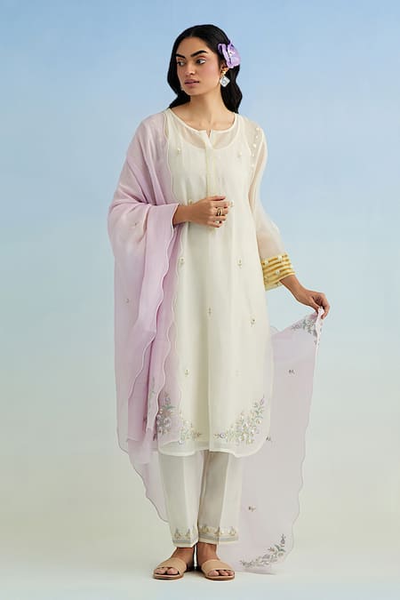 Anantaa By Roohi Ivory Kurta Set with Lilac Dupatta 