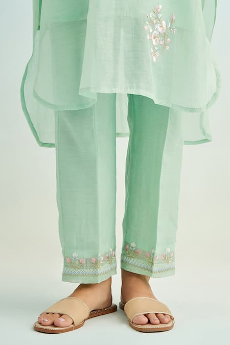 Anantaa By Roohi_Green Chanderi Embroidery Round Neck Kurta Set With Pink Dupatta _at_Aza_Fashions