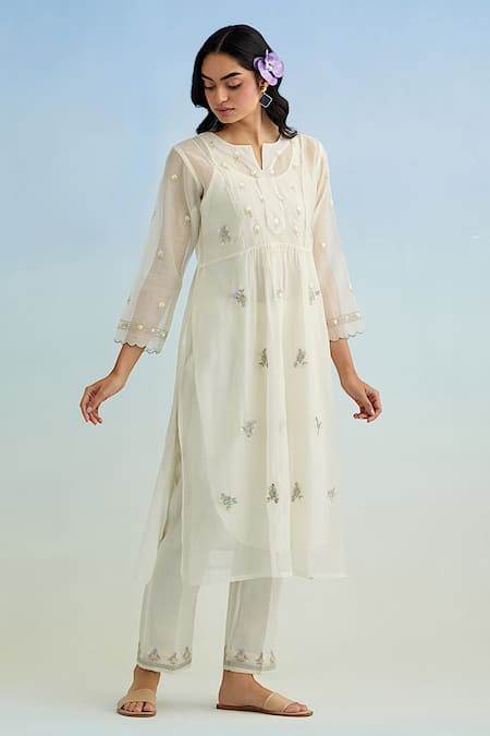 Shop Anantaa By Roohi Ivory Chanderi Embroidery Keyhole Neck Kurta Set With Lilac Dupatta Online at Aza Fashions Shop_Anantaa By Roohi_Ivory Chanderi Embroidery Keyhole Neck Kurta Set With Lilac Dupatta _Online_at_Aza_Fashions