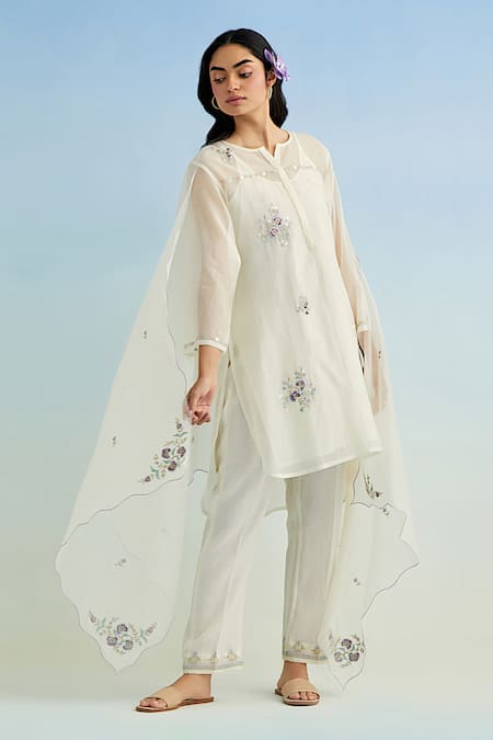 Anantaa By Roohi Ivory Chanderi Embroidery Mandarin Collar Kurta Set 
