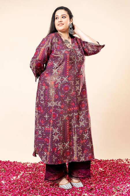 Mamicha_Wine Crepe Embroidery V-neck Printed Kurta Pant Set_Online_at_Aza_Fashions
