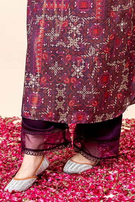 Buy_Mamicha_Wine Crepe Embroidery V-neck Printed Kurta Pant Set
