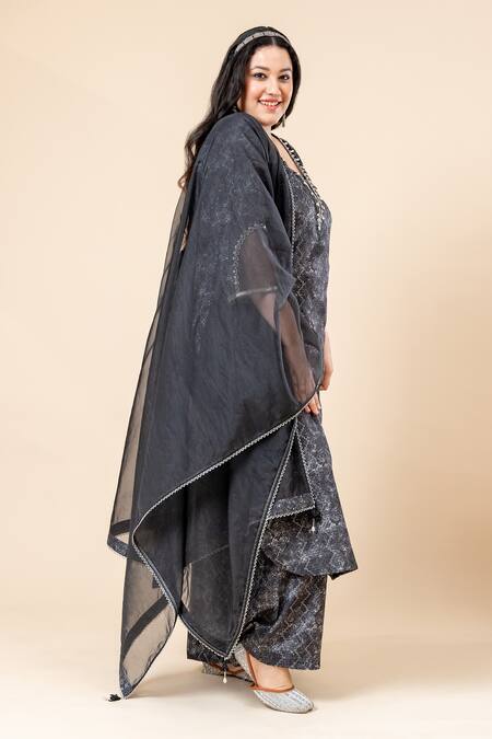 Mamicha_Black Polyester Embroidery V-neck Kurta Pant Set_Online_at_Aza_Fashions