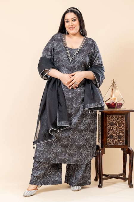 Mamicha Black Polyester Embroidery V-neck Kurta Pant Set 