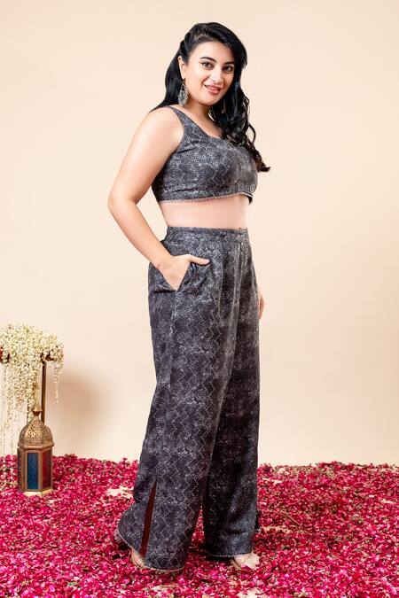 Buy_Mamicha_Black Polyester, Rayon Embroidered Cape Set