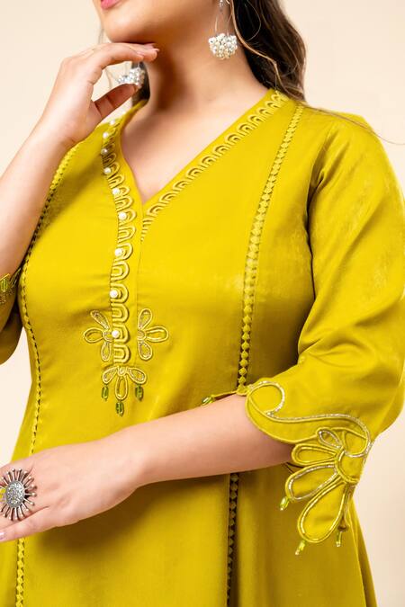 Buy_Mamicha_Green Satin Split V-neck Dark Lime Kurta Pant Set_Online_at_Aza_Fashions