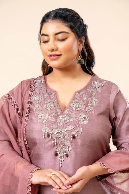 Shop Mamicha Pink Crepe Embroidery, Beads V-neck Salmon Kurta Set Online at Aza Fashions Shop_Mamicha_Pink Crepe Embroidery, Beads V-neck Salmon Kurta Set_Online_at_Aza_Fashions