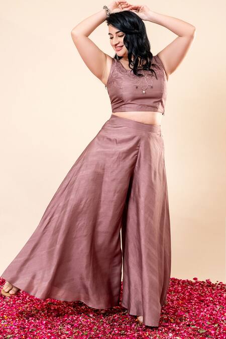 Buy Mamicha Crepe Floral Cape Set With Flared Pant Online at Aza Fashions Buy_Mamicha_Crepe Floral Cape Set With Flared Pant_Online_at_Aza_Fashions