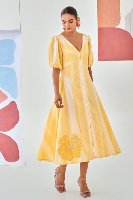 Buy_Moontara_Yellow Cotton Embroidery V-neck Check A Line Dress With Floral Detail 