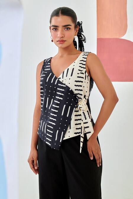 Buy_Moontara_Black Cotton Embroidery V-neck Printed Wrap Top And Floral Pants _Online_at_Aza_Fashions