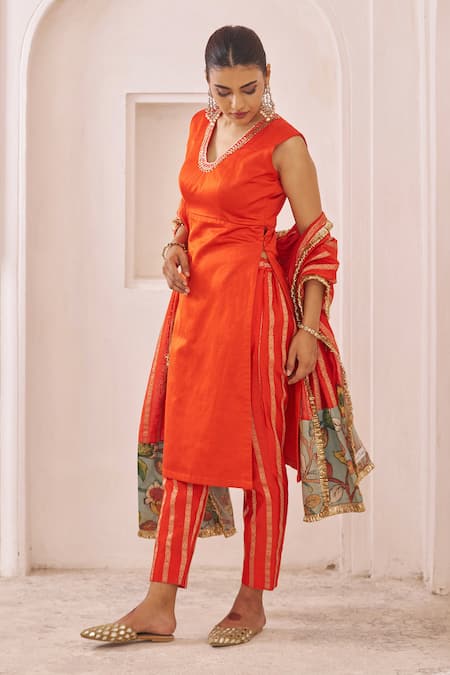 Aamra By Lavanya_Orange , Cotton Satin, Chanderi Embroidery V-neck Hand Kurta Set _Online_at_Aza_Fashions