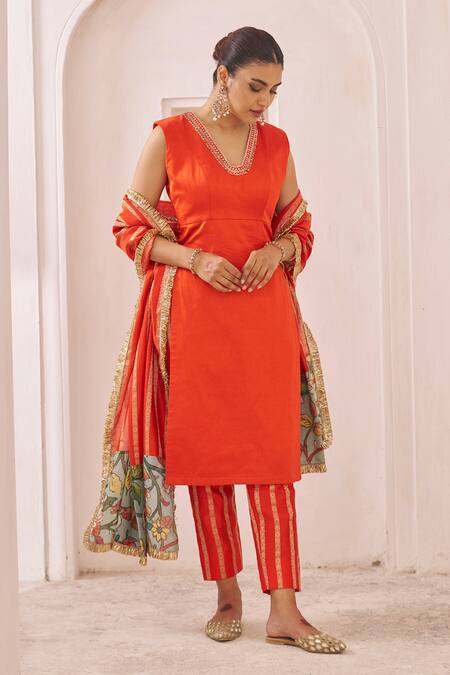 Buy_Aamra By Lavanya_Orange , Cotton Satin, Chanderi Embroidery V-neck Hand Kurta Set _Online_at_Aza_Fashions