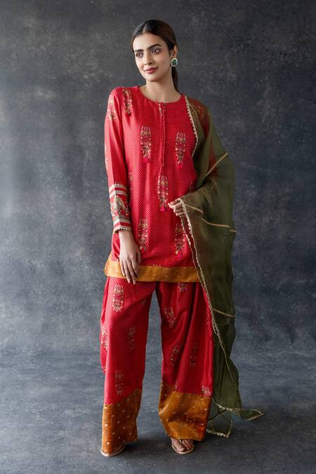 Shachi Sood_Red Silk, Organza Embroidery Round Neck Hand Kurta Set _Online_at_Aza_Fashions