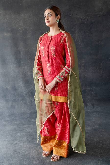 Buy_Shachi Sood_Red Silk, Organza Embroidery Round Neck Hand Kurta Set _Online_at_Aza_Fashions