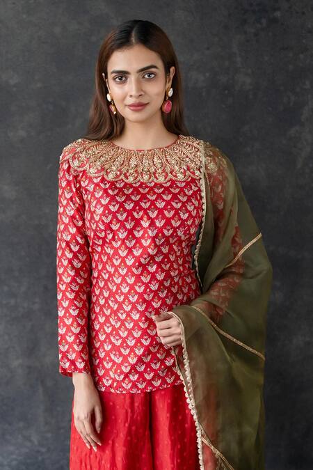 Shachi Sood_Red Chanderi, Silk, Organza Embroidery Round Neck Gulaab Hand Kurta Set _at_Aza_Fashions