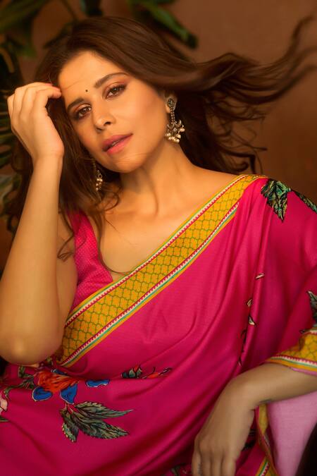 Buy_Irrau By Samir Mantri_Fuchsia Satin Anaya Floral Print Saree 