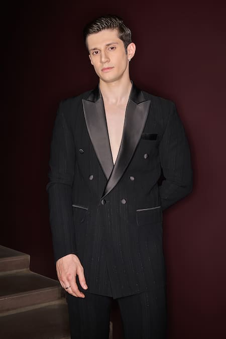 Buy_Contrast By Parth_Black Regent Tuxedo Set 