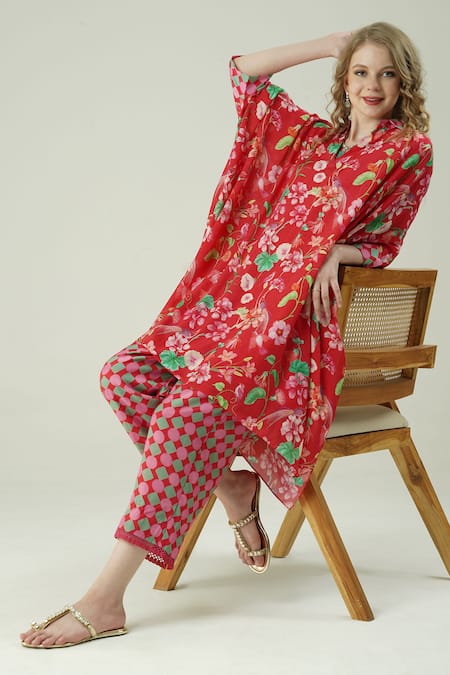 Surabhi Arya_Red Muslin Split V-neck Floral Print Kaftan And Pant Set _Online_at_Aza_Fashions