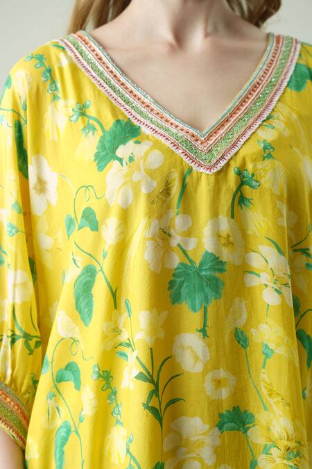 Surabhi Arya_Yellow Muslin Embroidery V-neck Floral Hand Kaftan And Pant Set _at_Aza_Fashions